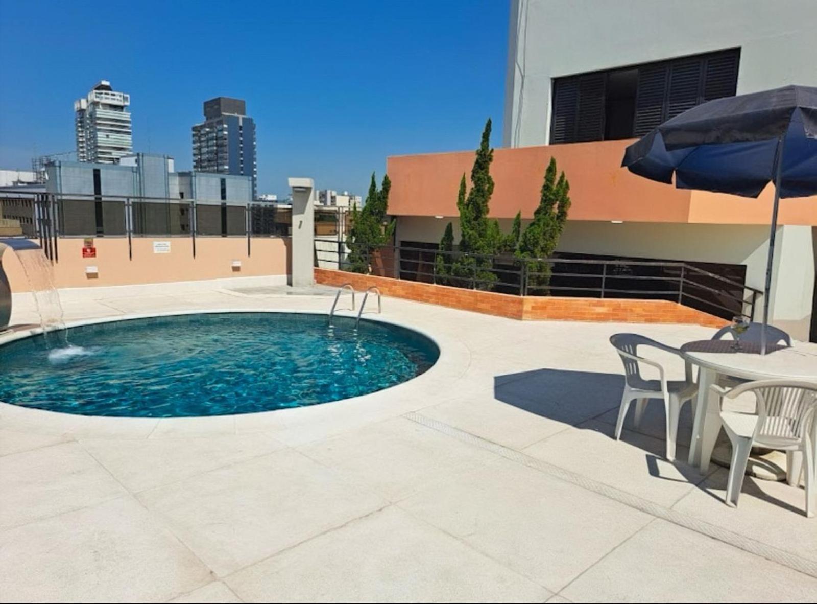Flat No Hotel Cosmopolitan Com Estacionamento Gratis E Piscina ซันโตส ภายนอก รูปภาพ